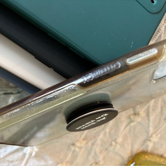 Phone cases - Picture 10 of 12